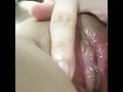 Hija de cabello oscu ...